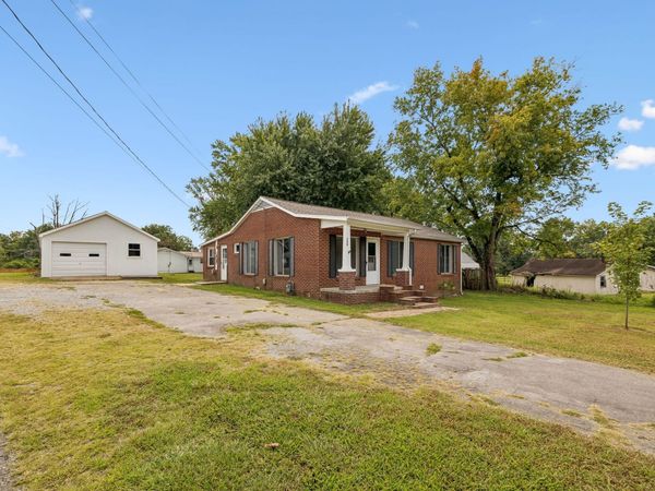 306 Smith Rd , Smithville, TN 37166