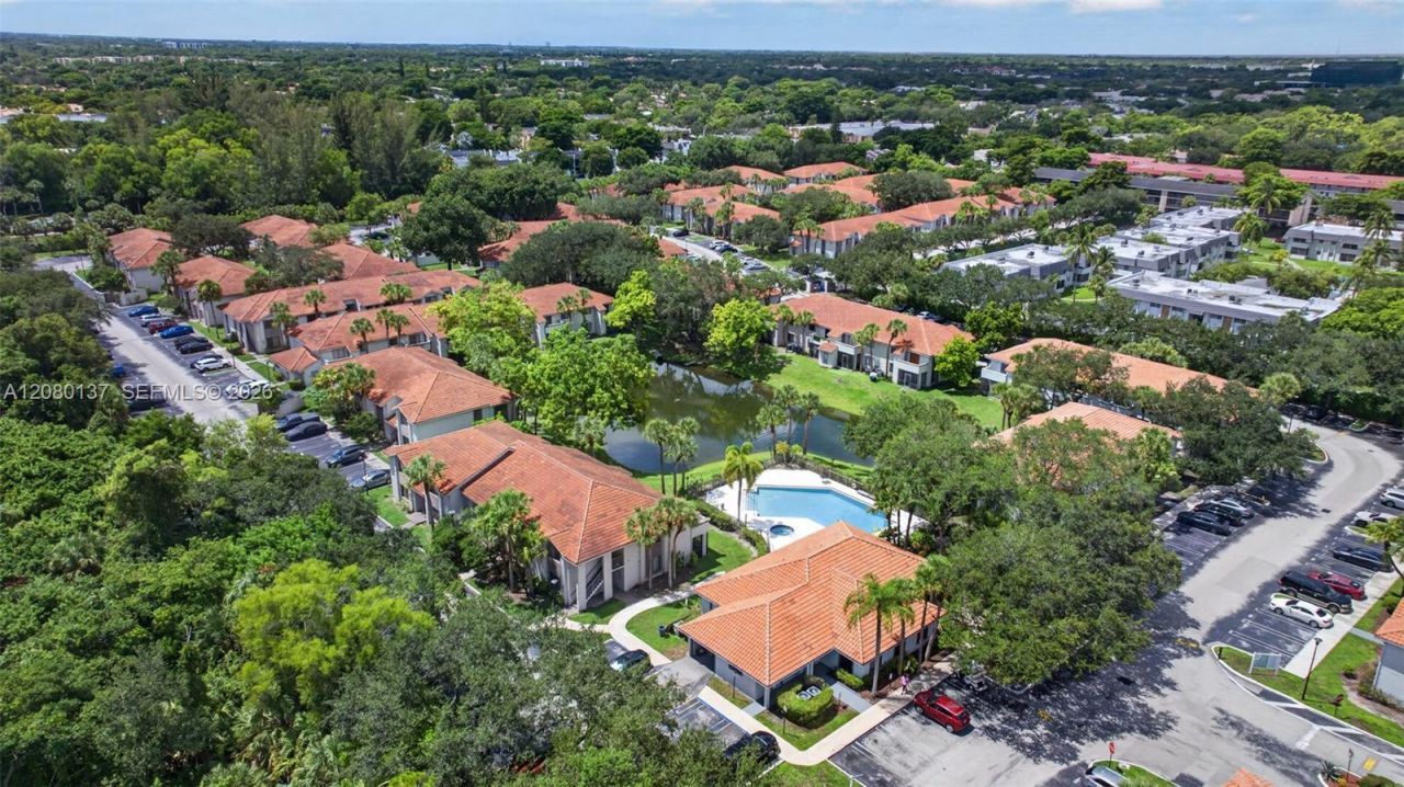 8345 Coral Lake Mnr, Unit 8345, Coral Springs, FL 33065 Photo