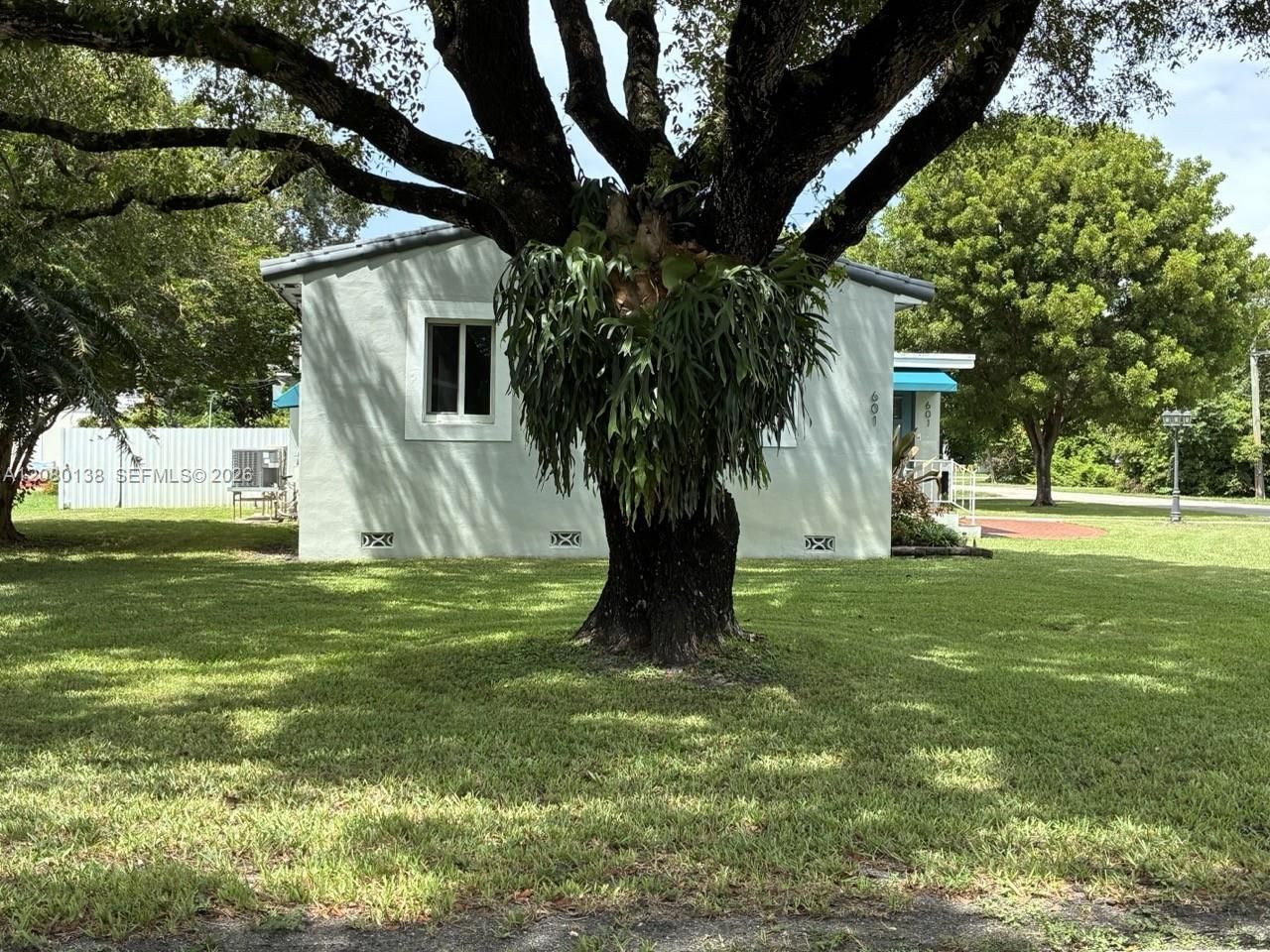 601 Oriole Ave, Miami Springs, FL 33166 Photo