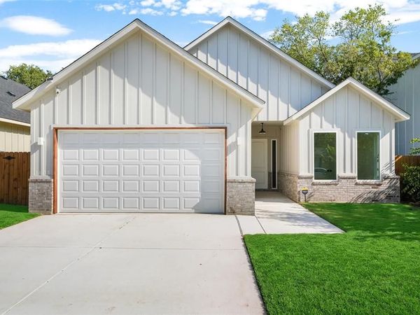 1633 E Tucker Street , Fort Worth, TX 76104