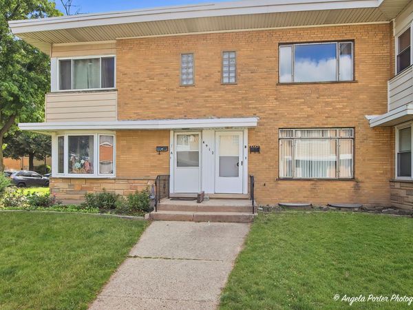 4912 CRAIN Street E, Unit B, Skokie, IL 60077