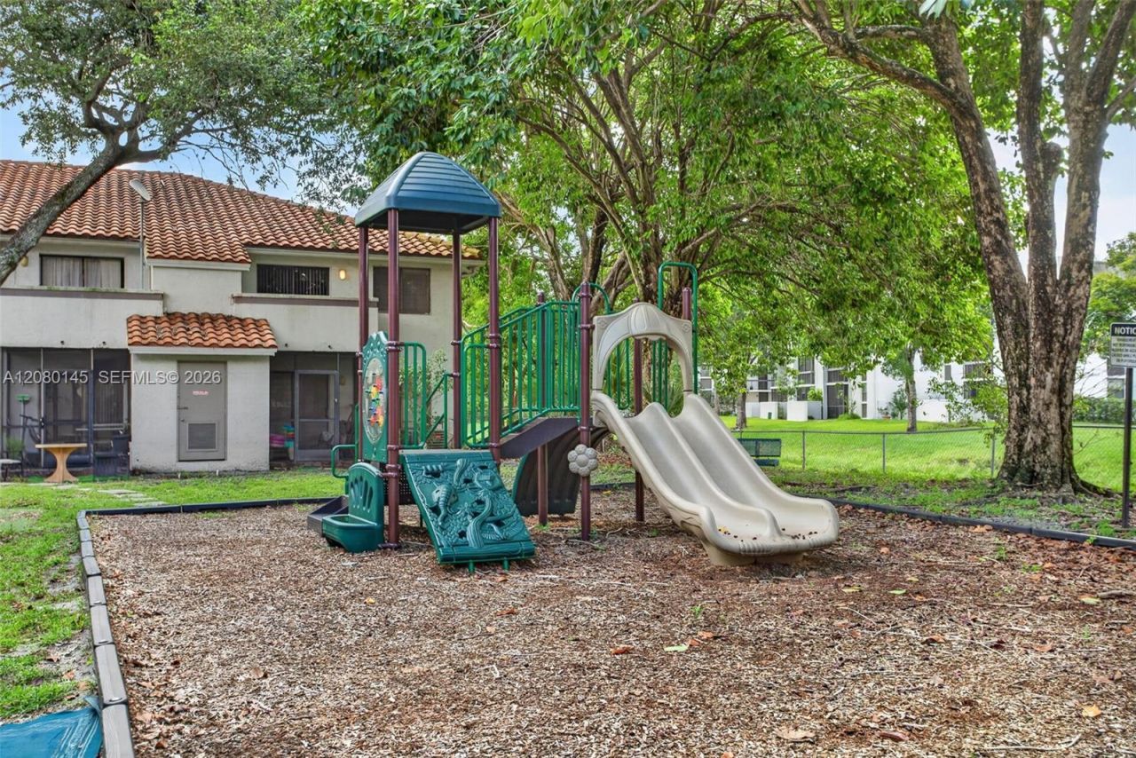 3272 Coral Lake Ln, Unit 3272, Coral Springs, FL 33065 Photo