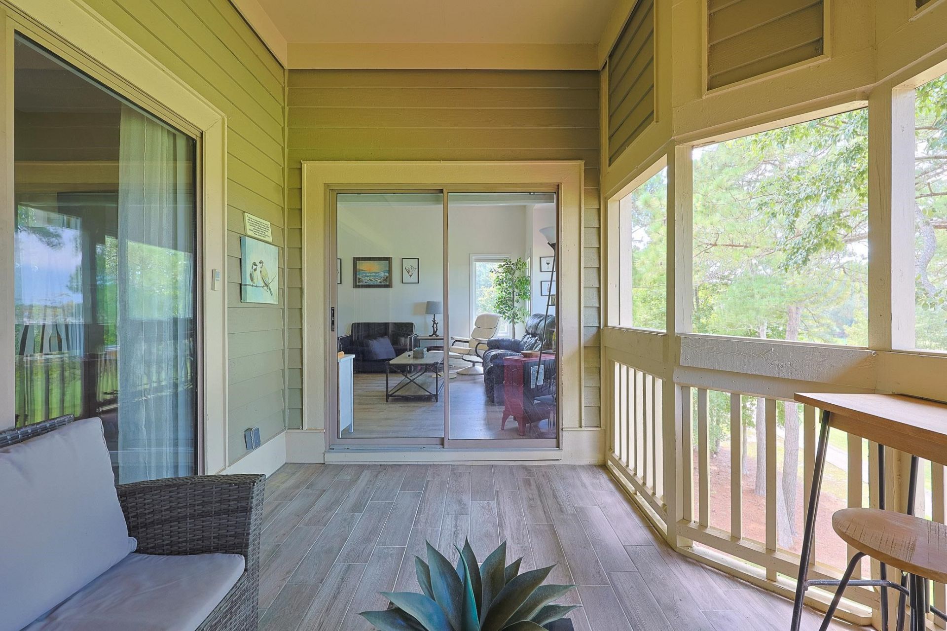 1551 Spinnaker Dr. Photo 22
