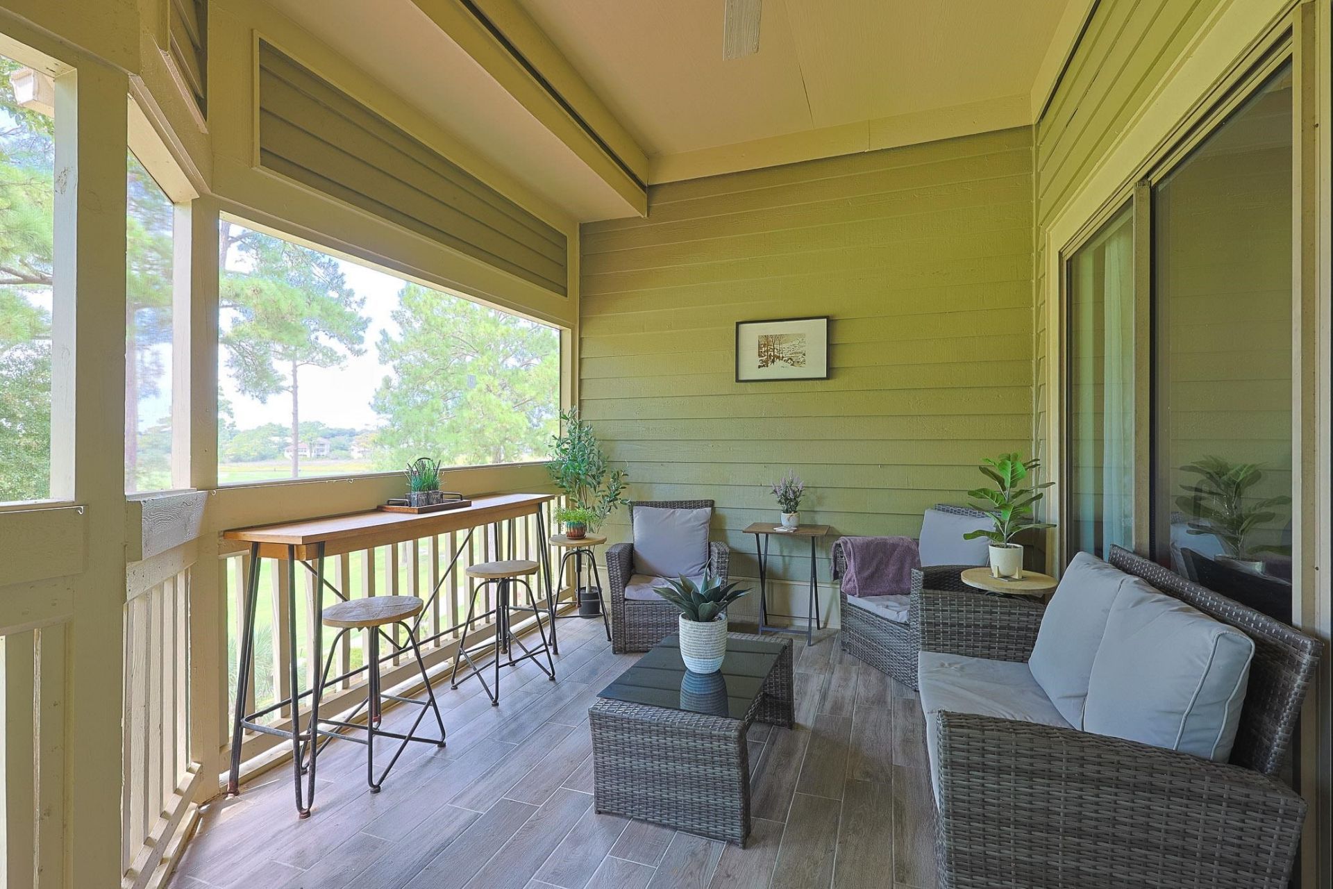 1551 Spinnaker Dr. Photo 22