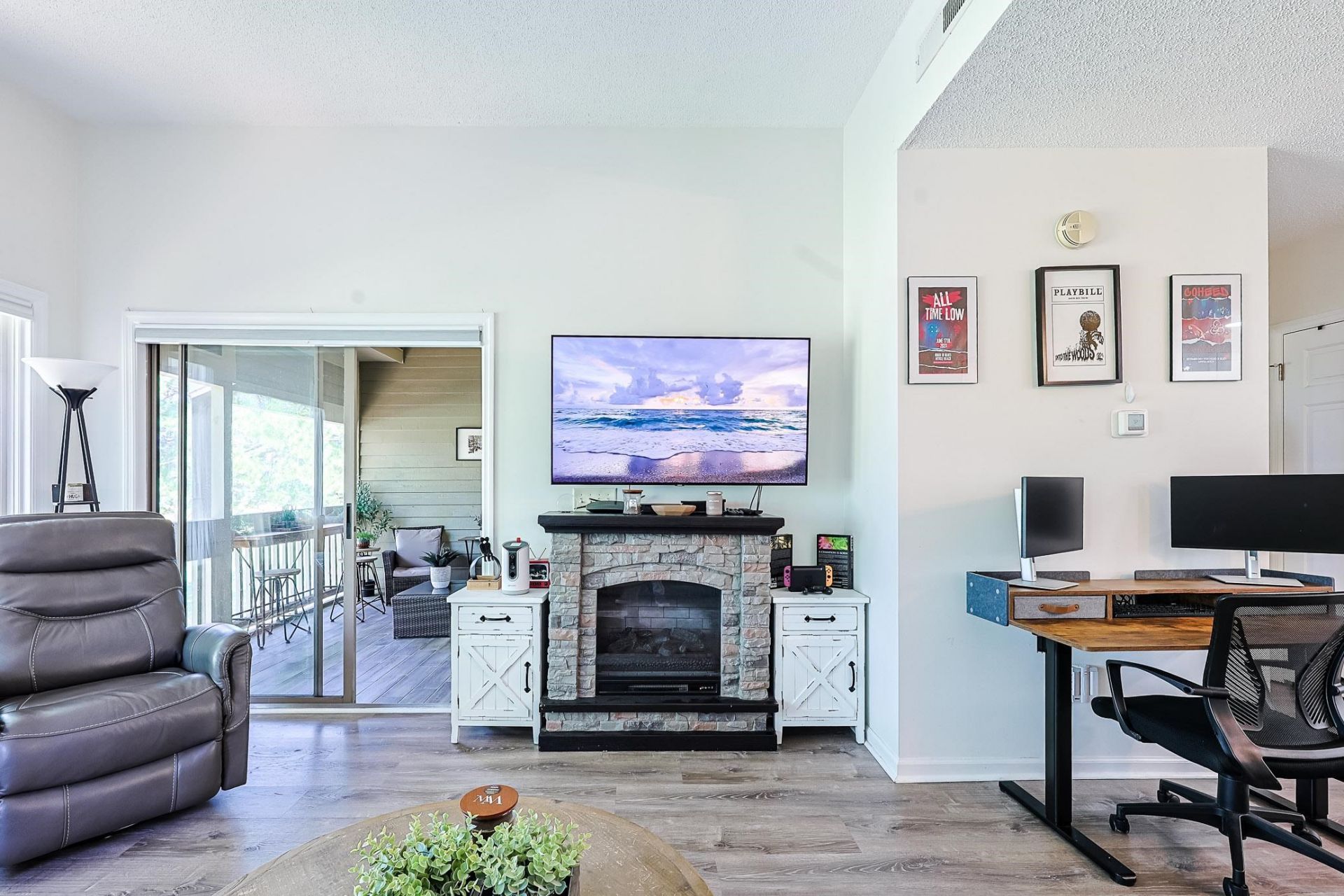 1551 Spinnaker Dr. Photo 4