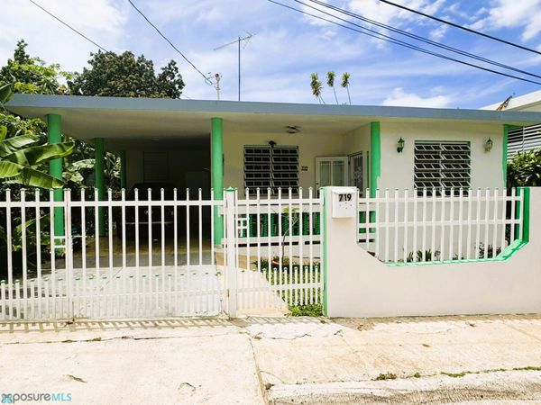 719 COMUNIDAD CABAN, Aguadilla, PR 00603