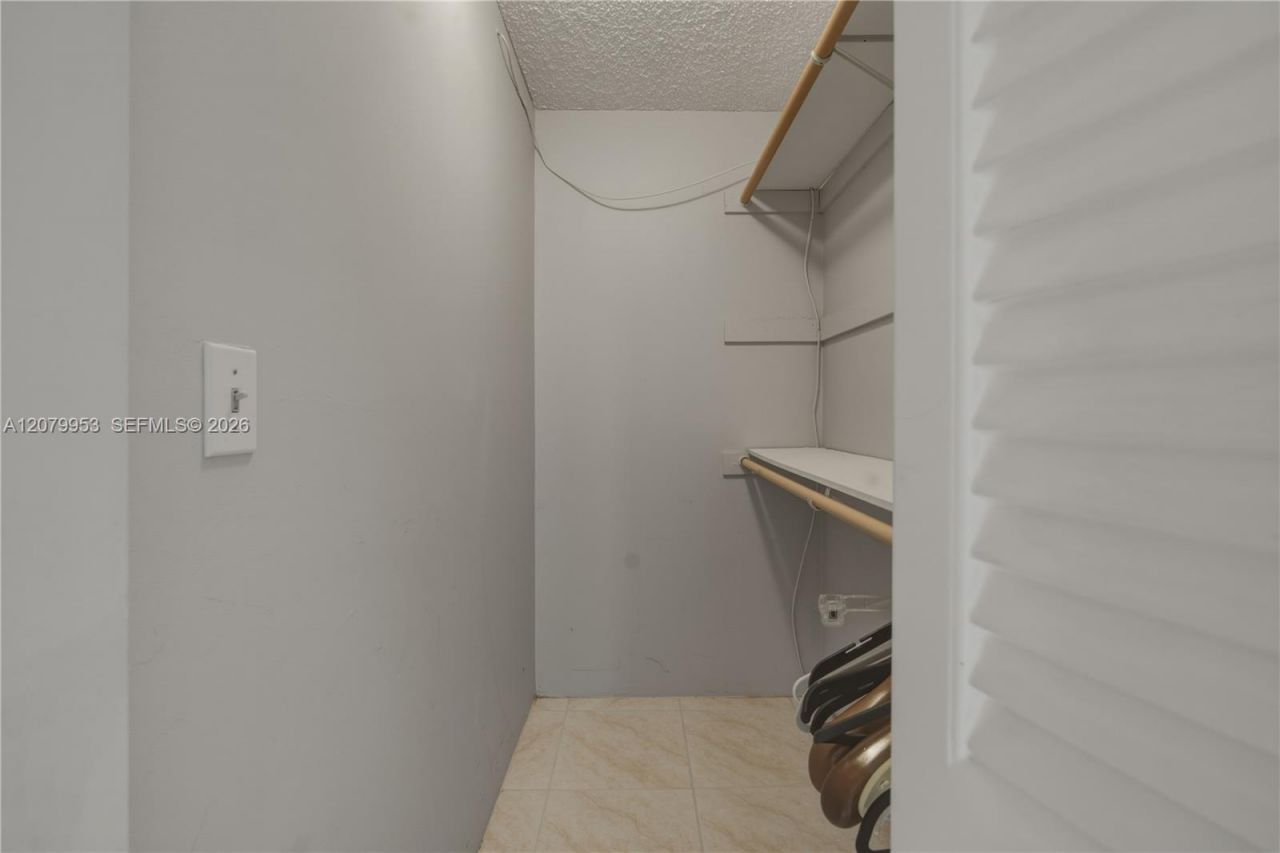 900 Saint Charles Pl , Unit 310, Pembroke Pines, FL 33026 Photo