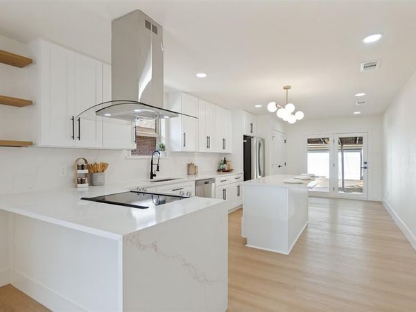 9102 Lindaro Lane , Dallas, TX 75228