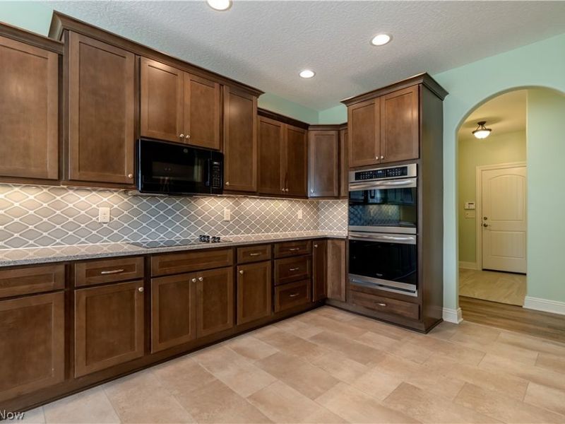 2248 Grimsby Street NW, North Canton, OH 44720 Photo 12