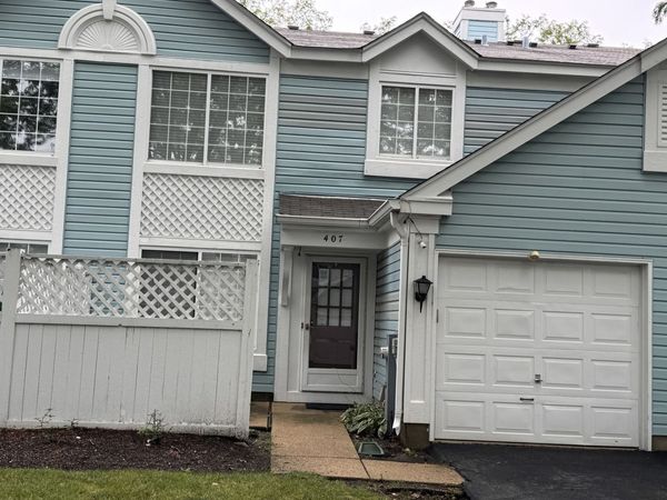 407 Trenton Court , Aurora, IL 60504