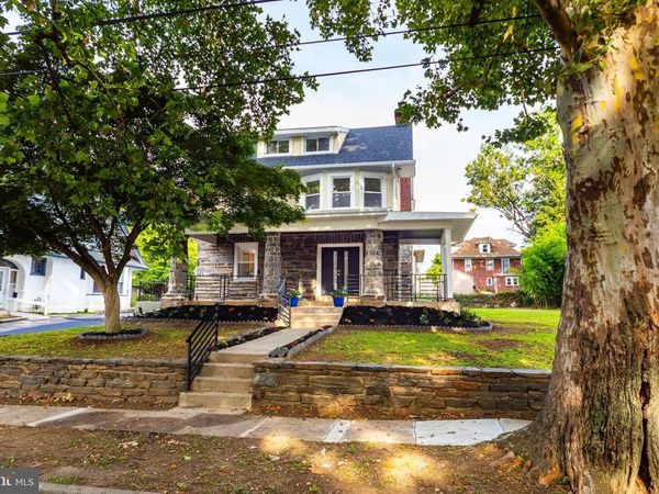 22 S LINDEN AVENUE , UPPER DARBY, PA 19082