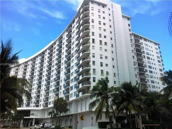 6039 Collins Ave , Unit 534, Miami Beach, FL 33140