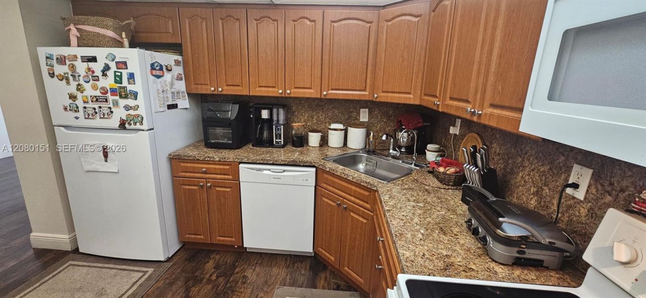 2780 NE 183rd St, Unit 212, Aventura, FL 33160 Photo