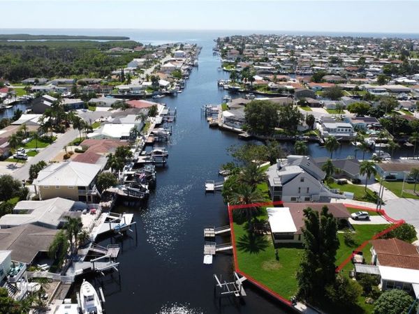 4850 BONITO DRIVE , NEW PORT RICHEY, FL 34652