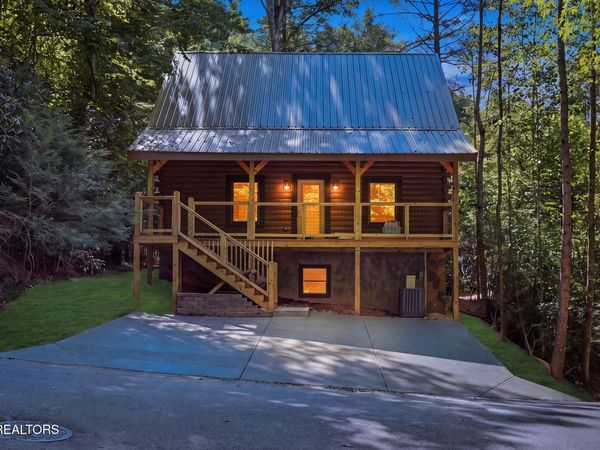 1607 Mountain Shadow Way, Gatlinburg, TN 37738