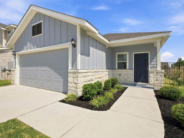 100 Bennington DR , Liberty Hill, TX 78642