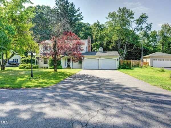 22 Bri-Lan Avenue, East Greenbush, NY 12061