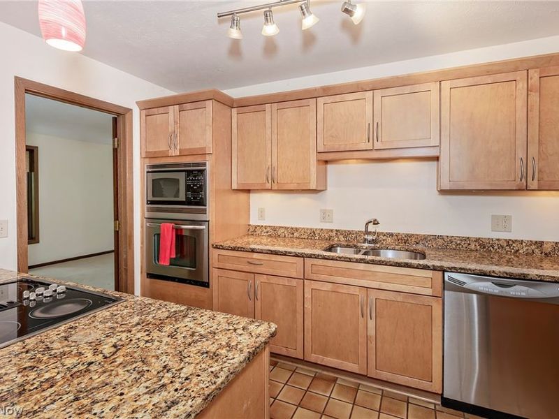 12616 Cedar Road, Cleveland Heights, OH 44106 Photo 3