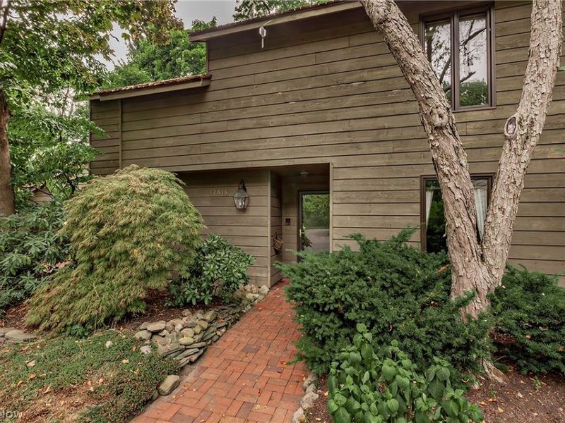 12616 Cedar Road, Cleveland Heights, OH 44106 Photo 5