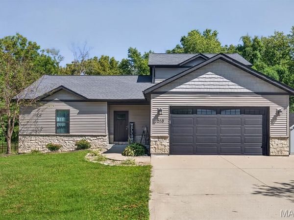 210 Montgomery Street, Troy, IL 62294