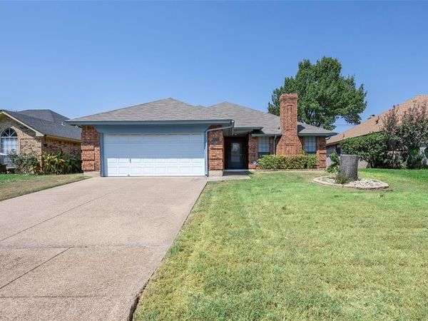1925 Kings Canyon Circle , Fort Worth, TX 76134
