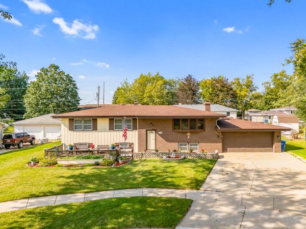 1818 W 94th Avenue , Crown Point, IN 46307