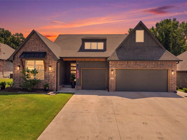 807 E Jacksonville Street, Broken Arrow, OK 74012