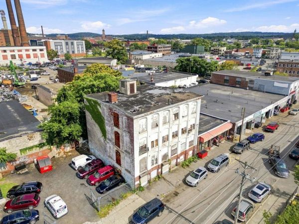 21 Oxford St, Lawrence, MA 01841