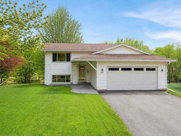 651 Dresden Drive, Chaska, MN 55318