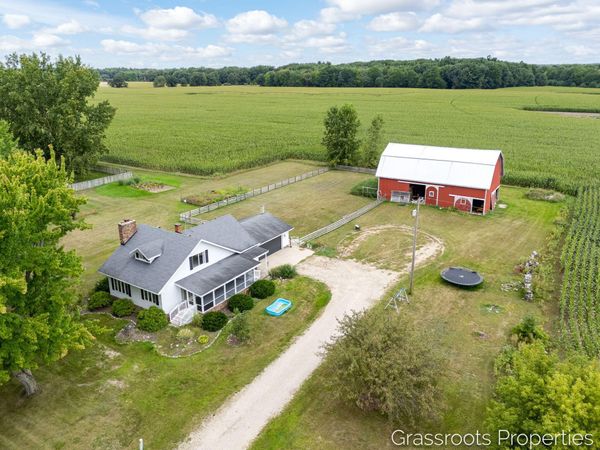 6196 W Sidney Road, Sidney, MI 48885