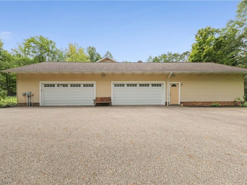 8212 Timber Trail, Chagrin Falls, OH 44023 Photo 6