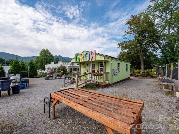 204 Black Mountain Avenue , Black Mountain, NC 28711