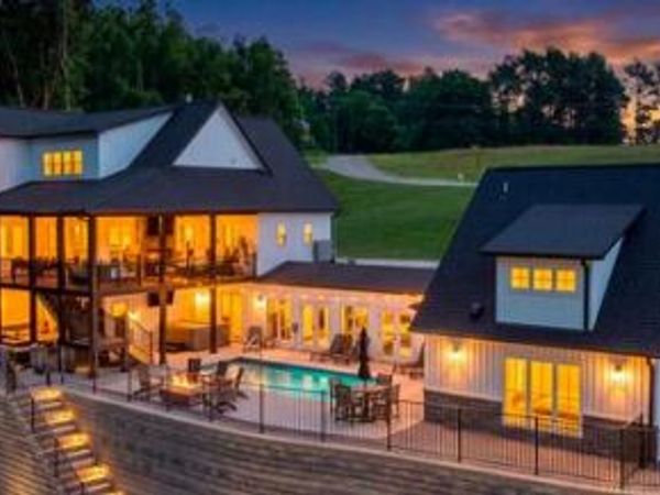 131 Oak Hollow RD , Moneta, VA 24121