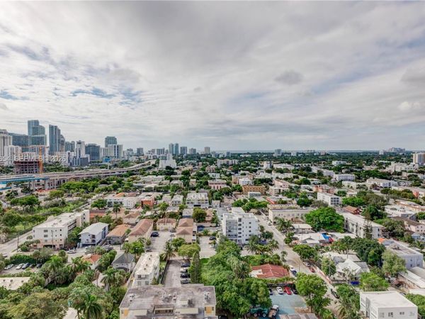 10 SW South River Dr , Unit PHII08, Miami, FL 33130