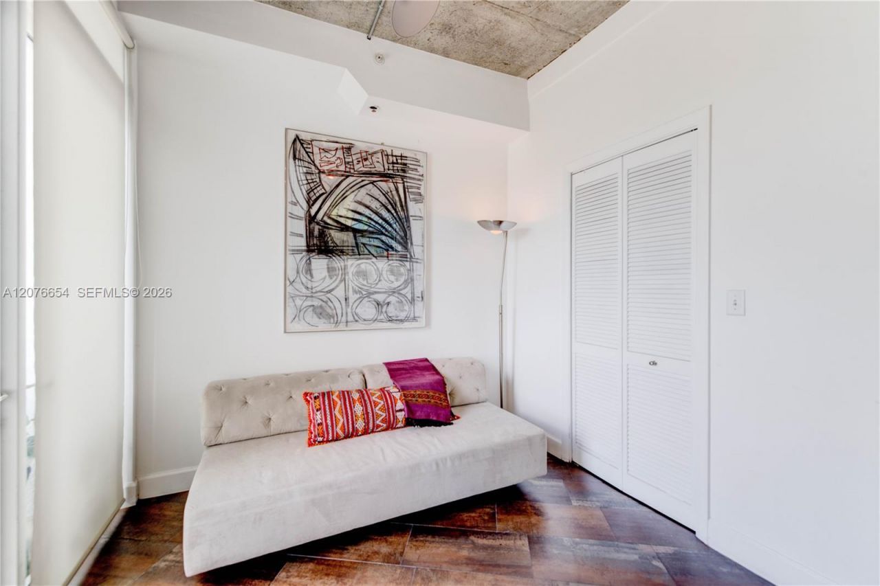 10 SW South River Dr , Unit PHII08, Miami, FL 33130 Photo