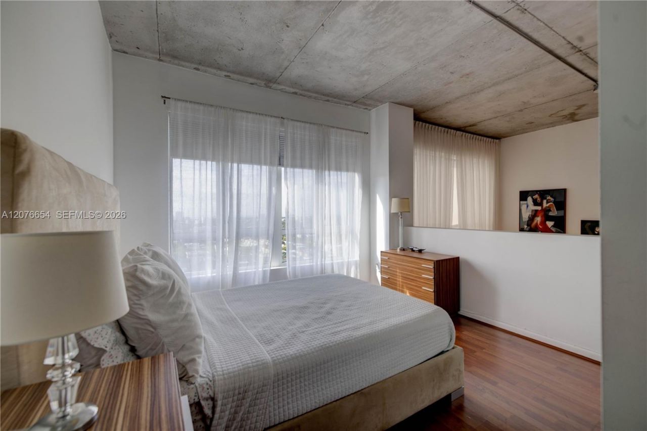 10 SW South River Dr , Unit PHII08, Miami, FL 33130 Photo