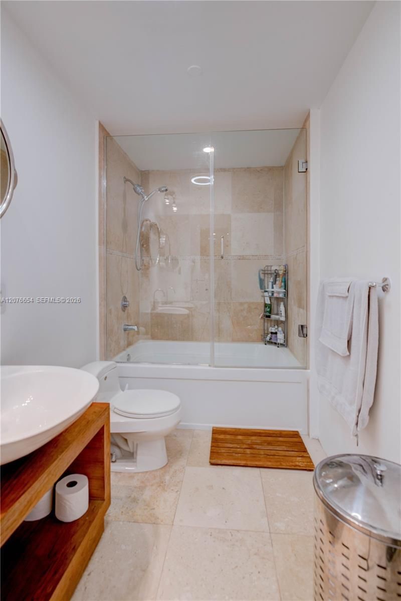 10 SW South River Dr , Unit PHII08, Miami, FL 33130 Photo