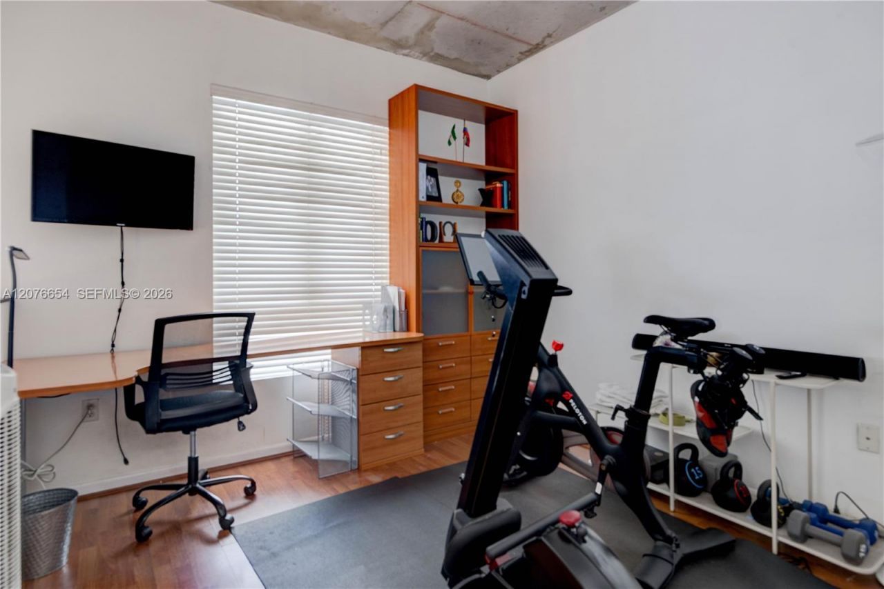 10 SW South River Dr , Unit PHII08, Miami, FL 33130 Photo