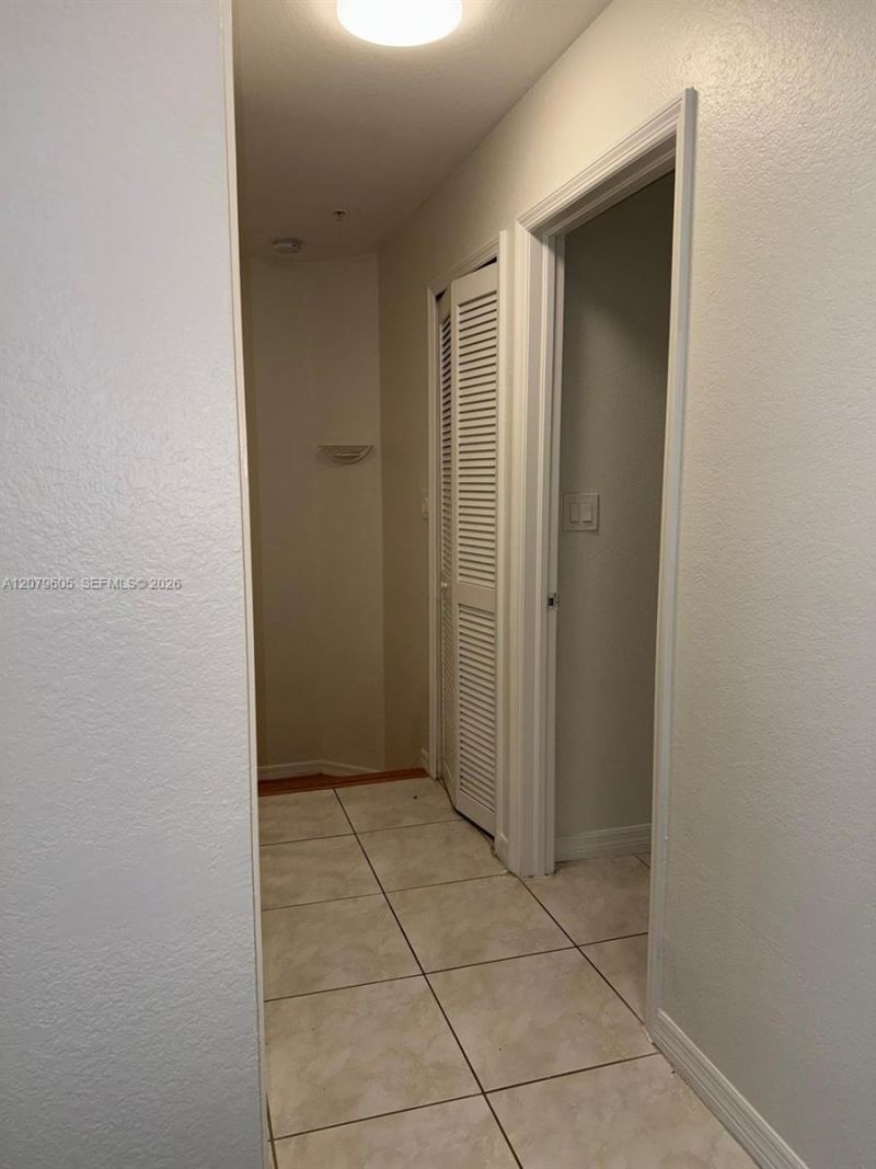 8956 W Flagler St , Unit 208, Miami, FL 33174 Photo