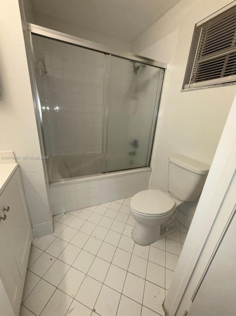 8956 W Flagler St , Unit 208, Miami, FL 33174 Photo