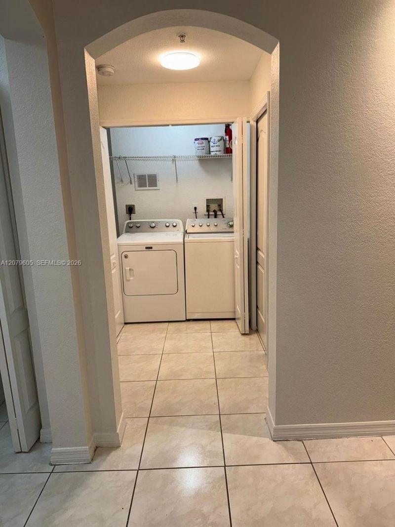 8956 W Flagler St , Unit 208, Miami, FL 33174 Photo