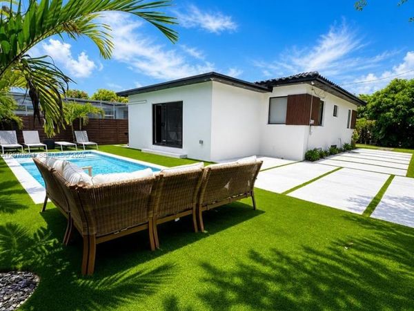500 NW 43rd St , Miami, FL 33127