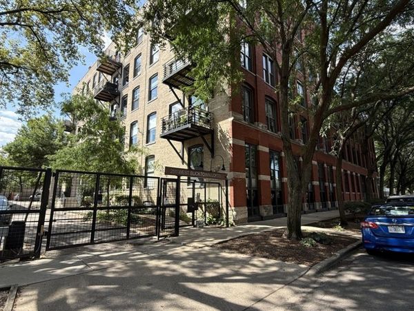 2511 W Moffat Street , Unit 201, Chicago, IL 60647