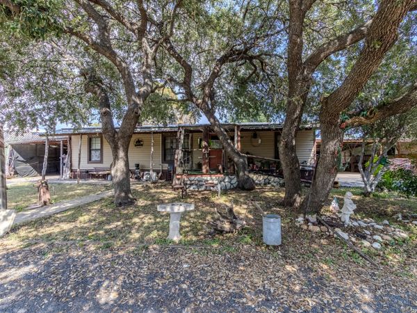 88 WALNUT ST, Brackettville, TX 78832