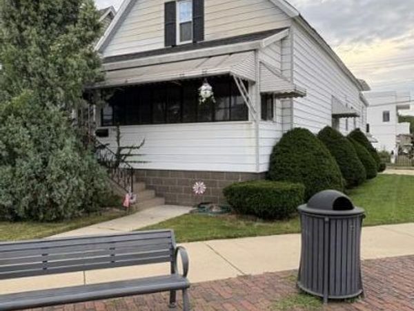1700 Oliver Street , Whiting, IN 46394