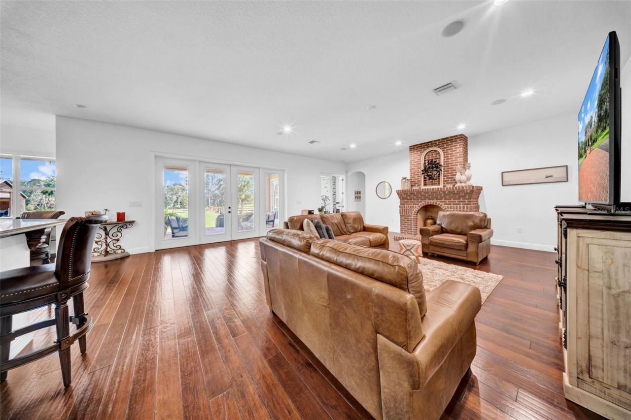 17930 Dorman Road, Lithia, FL 33547 Photo