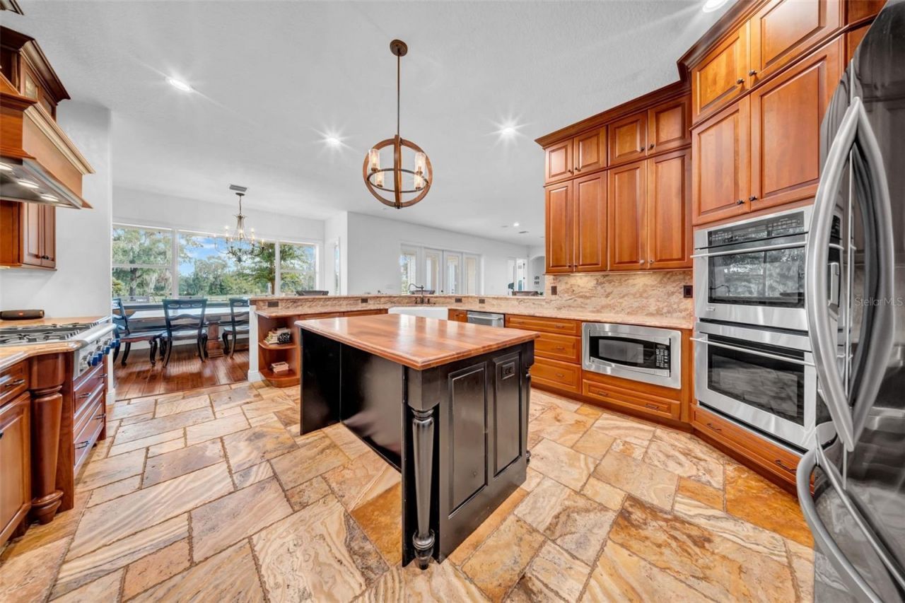 17930 Dorman Road, Lithia, FL 33547 Photo