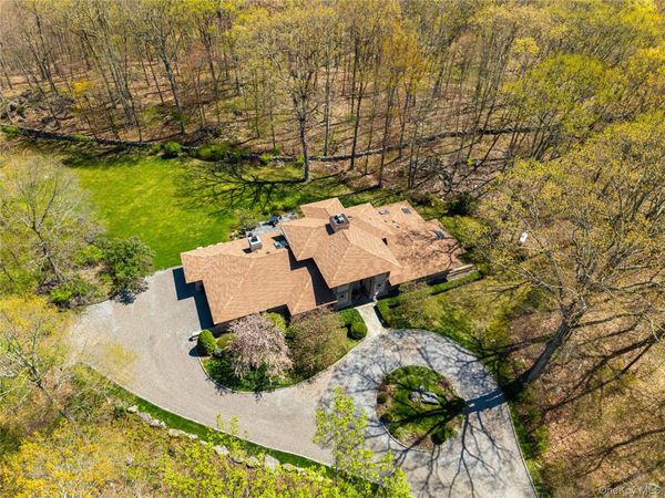 60 Old Aspetong Road , Katonah, NY 10536