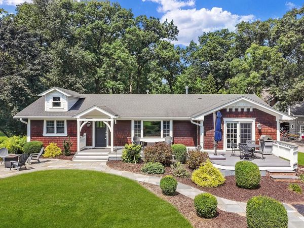 962 Shabbona DRIVE, Fontana, WI 53125