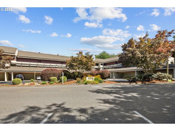 5250 S LANDING DR, Unit 105B1, Portland, OR 97239